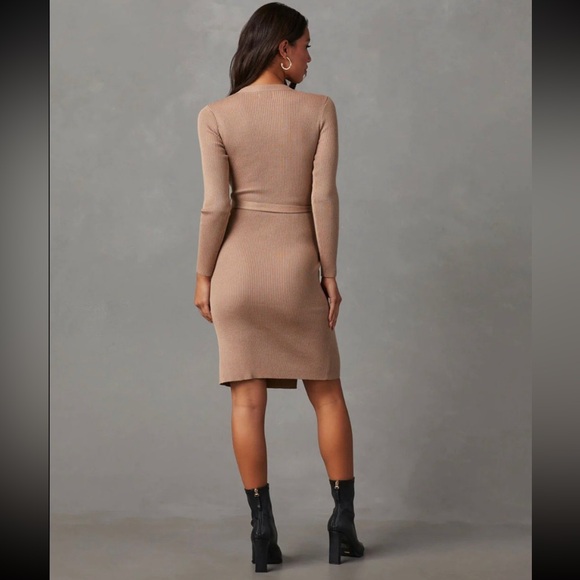 VICI Tawny Long Sleeve Wrap
Sweater Dress - NWT - Picture 12 of 12